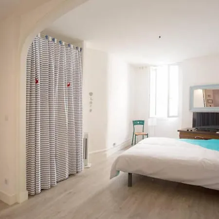 Spacious 2-bed With Direct Port View, Free Parking * La Ciotat