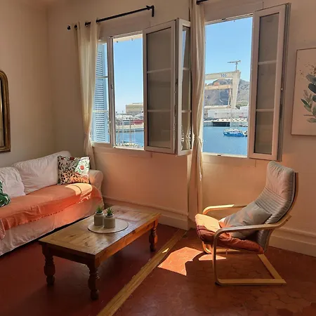 Spacious 2-bed With Direct Port View, Free Parking * La Ciotat