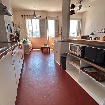 דירה Spacious 2-bed With Direct Port View, Free Parking